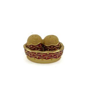 Acorns in Basket Individual Salt & Pepper Shakers